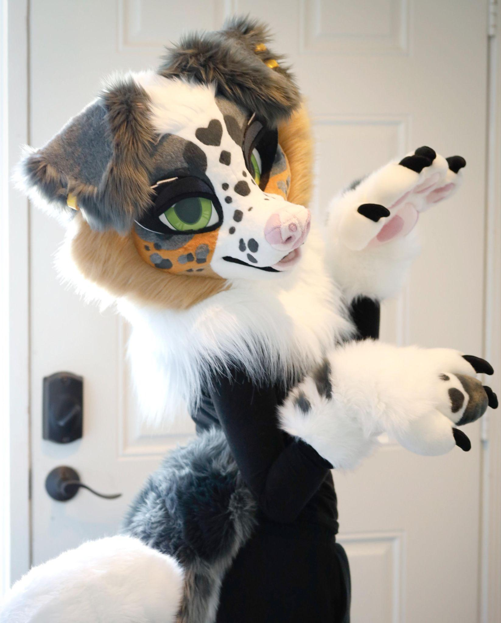 kraze_fursuits suit