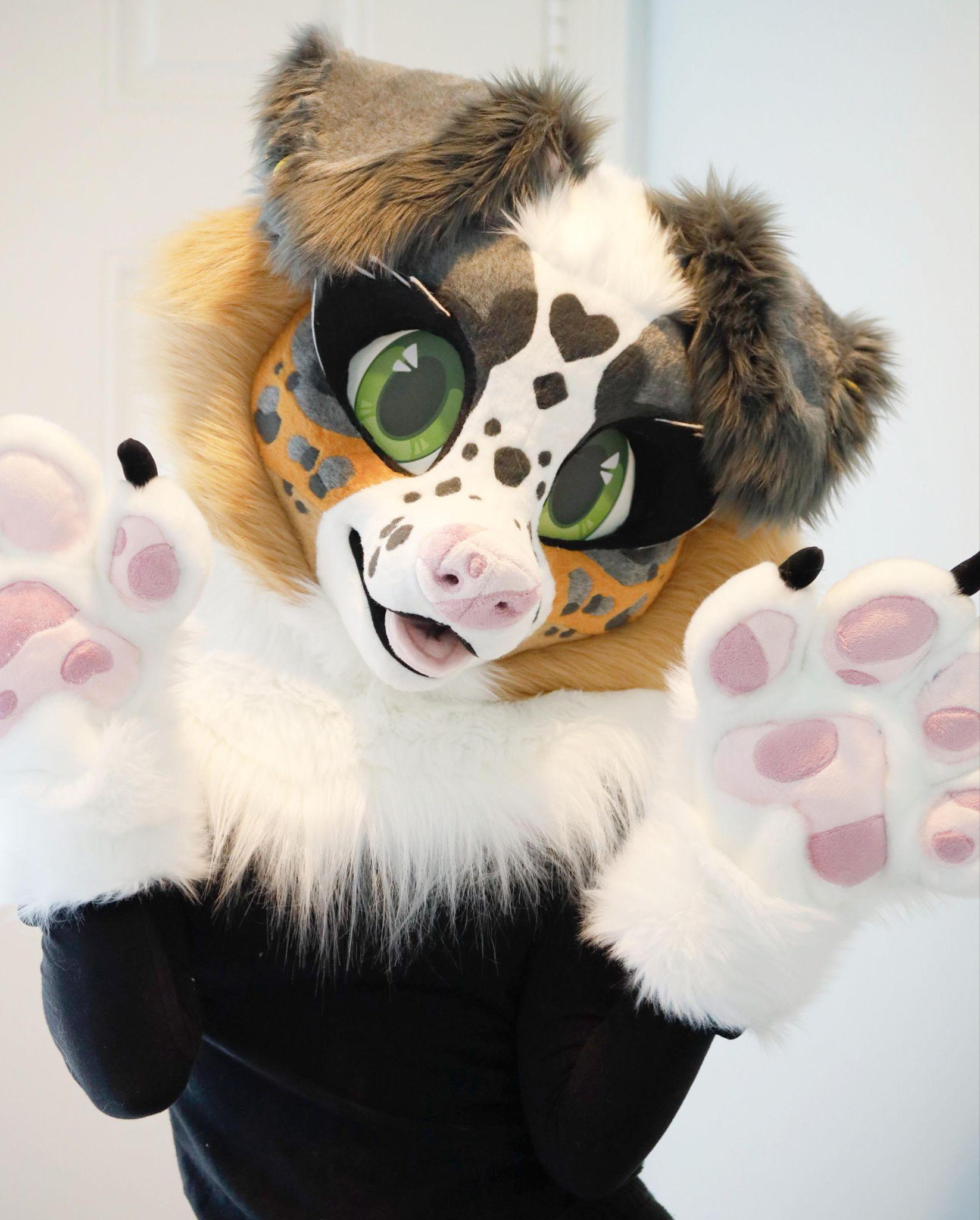 kraze_fursuits suit